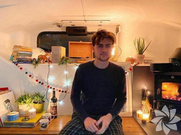 Avtobusu evə çevirdilər: İçində hətta kamin və hamamı da var - FOTOLAR