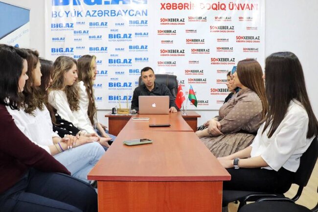 "Sonxeber.az"da MEDİA-nın tövsiyə etdiyi redaksiya siyasəti və peşə etikası müzakirə olundu - FOTOLAR