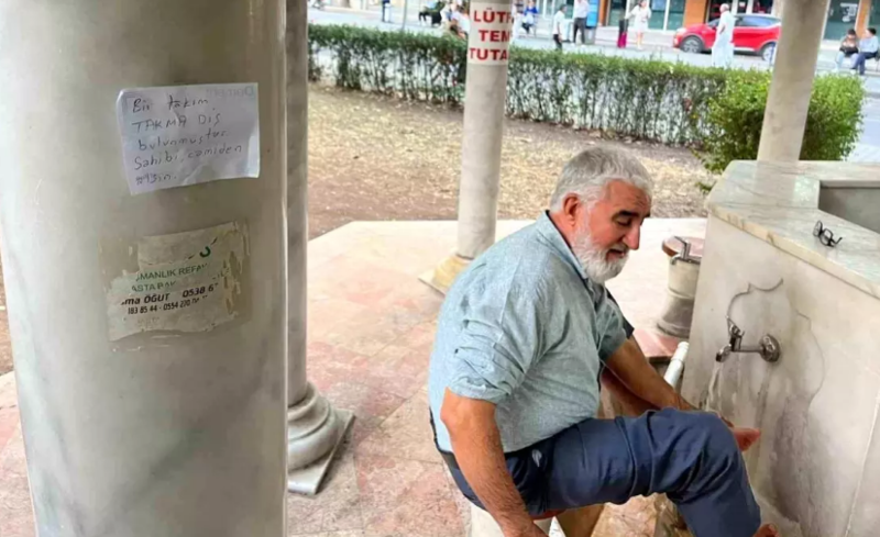 Məsciddə dəstəmaz üçün nəzərdə tutulmuş su çanağında protez diş tapıldı