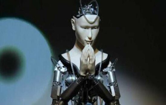 O, dünyanın ilk robot din "ADAMI"dır - Bu da oldu/ VİDEO