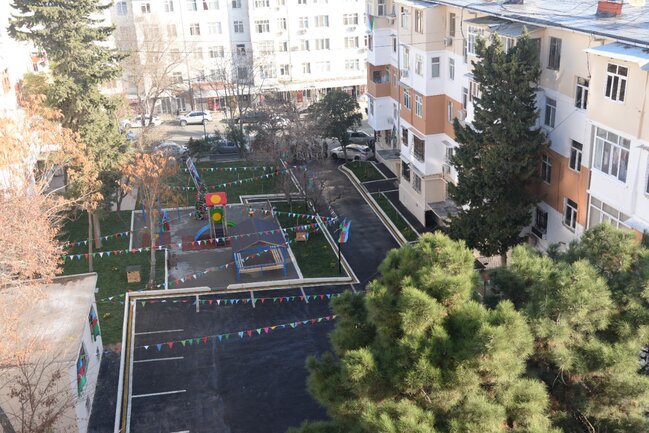Nəsimi rayonunda növbəti abad həyət sakinlərin istifadəsinə verilib