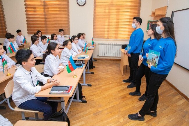 E.Həbibullayev:"Kitabda qələbəmiz və Prezident İlham Əliyevin siyasəti haqqında uşaqların anlaya biləcəyi tərzdə məlumatlar verilir"