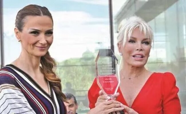 Ajda Pekkan Qənirə Paşayevadan yazdı