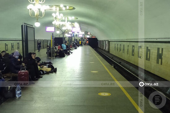 Kiyev metrosunda qalan azərbaycanlılar: "Buradan nə vaxt çıxarılacağımızı bilmirik" - VİDEO