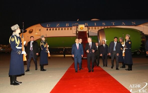 Özbəkistan Prezidenti Şavkat Mirziyoyev Azərbaycana səfərə gəlib - FOTO