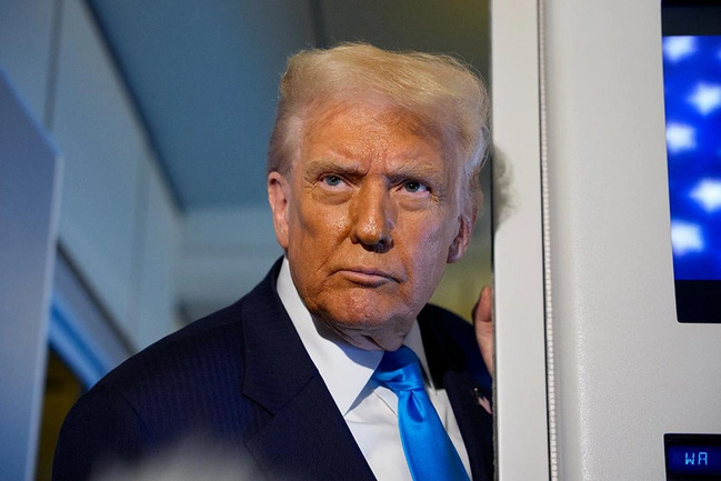 Tramp Venesuela üzərində hava məkanının tam bağlanacağını bildirib