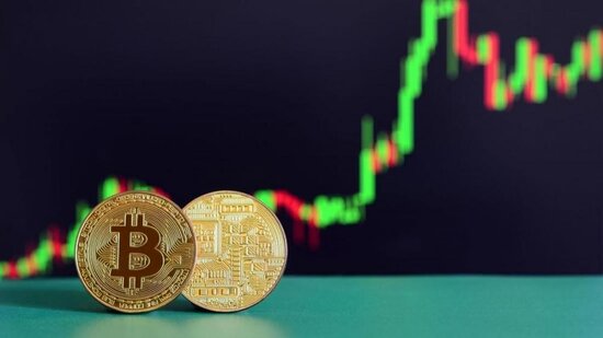 "Bitcoin"in qiyməti 17 min dollardan aşağı düşüb