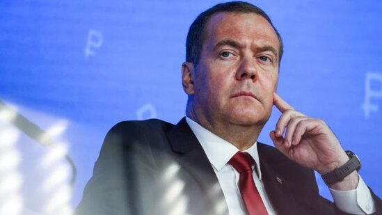 Medvedev İlon Maskı təbrik edib