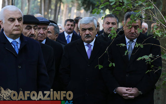 Cəlal Əliyev son mənzilə yola salındı - Fotolar- VİDEO