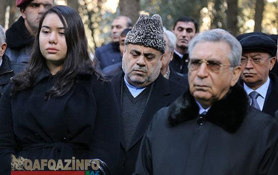 Cəlal Əliyev son mənzilə yola salındı - Fotolar- VİDEO