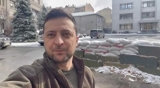 Zelenski: "Putin öz əmri ilə müharibəni dayandıra bilər"