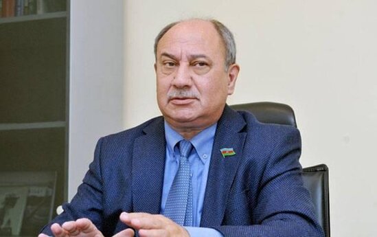 Araz Əlizadə Zelenskini Hitlerlə eyniləşdirdi - VİDEO