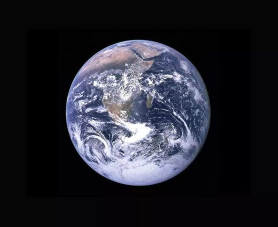 Yerin daxilindəki cisimlər şəklini dəyişməyə başlayıb