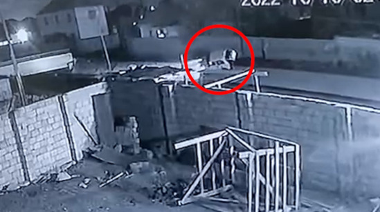 Sumqayıtda film kimi hadisə - Sərxoş halda yol polisindən qaçdı, qəza törədib kanala düşdü - VİDEO