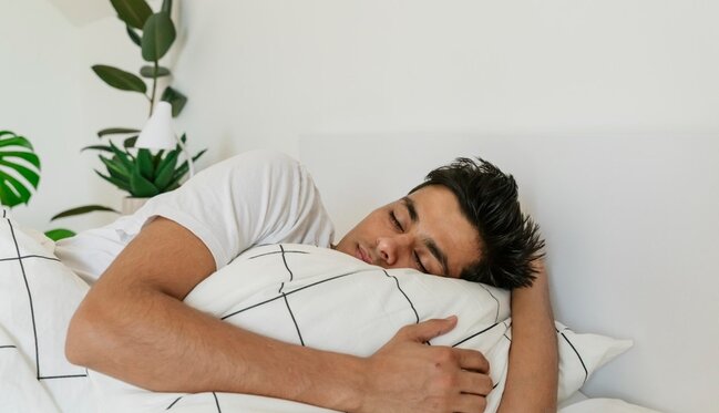 Gecələr işıqları yandırıb yatmaq ağır xəstəlik yaradır