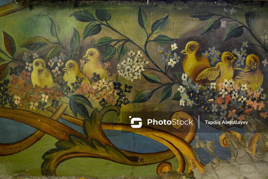 Bakıda nağıllar aləmini xatırladan 109 yaşlı "freskalı ev" - FOTOLAR