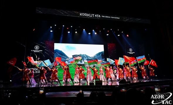 Arzu Əliyevaya Türkiyədə mükafat verildi - FOTOLAR