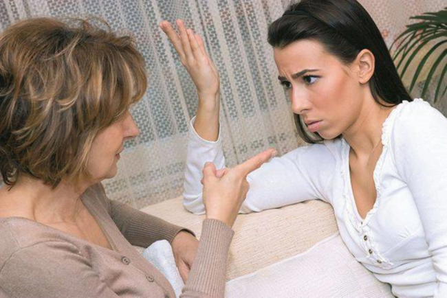 Gəlindən qaynanasına böyük HÖRMƏTSİZLİK- VİDEO