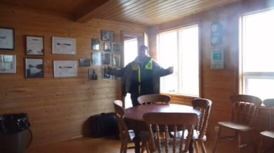 1 əsrdir yaşayış olmayan evə girdi - İNANILMAZ MƏNZƏRƏ İLƏ ÜZLƏŞDİ - FOTOLAR