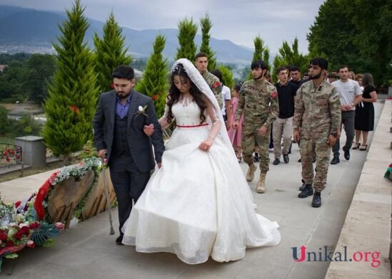 Minaya düşüb ayağını itirdi, 1 il 5 ay sonra evləndi