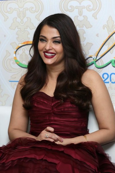 Aişvariya Rayın ispan stili – FOTOLAR