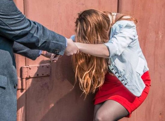 Ukraynalı qıza sığınacaq vəd edərək evinə dəvət etdi: Dəhşətli əməl törətdi - 19 yaşlı qız...