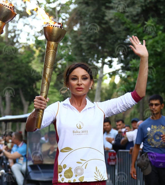 İlhamə Quliyeva məşəl ilə - FOTO