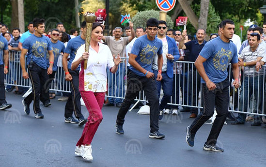 İlhamə Quliyeva məşəl ilə - FOTO