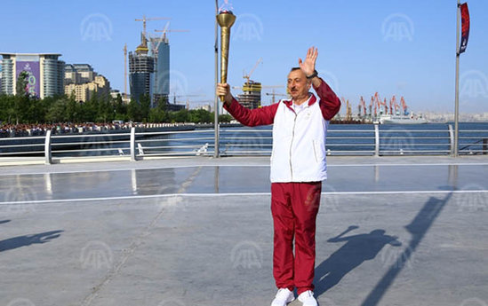 İlhamə Quliyeva məşəl ilə - FOTO