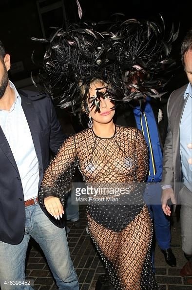 Ledi Qaqa yenə geyimi ilə diqqət çəkdi - FOTOLAR