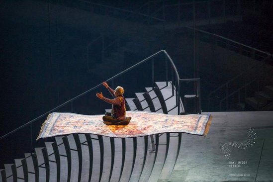 Alim qasımov Ledi Qaqa ilə duet oxuyacaq