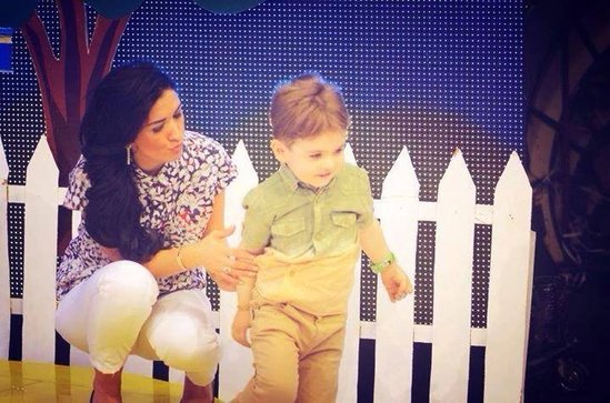 Körpə uşaq ANS-də verilişləri yıxıb-sürüdü - VİDEO