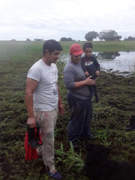 Tarladakı çüxura baxanda DƏHŞƏTƏ GƏLDİLƏR: 3 yaşlı uşaq və naməlum varlıq... - FOTOLAR