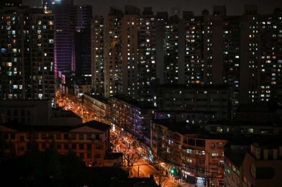 26 milyon insan evə "həbs" edildi: Aclıq başlayıb - Pəncərədən qışqıraraq kömək istəyirlər - VİDEO