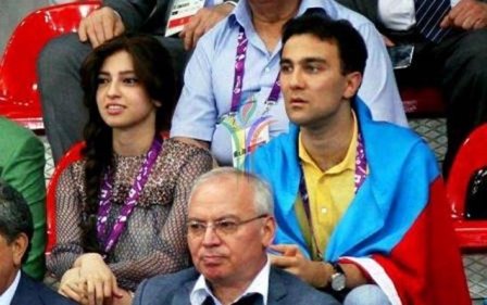 Kəmaləddin Heydərovun oğlu və gəlini yarışı izlədi - FOTO