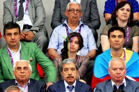 Kəmaləddin Heydərovun oğlu və gəlini yarışı izlədi - FOTO