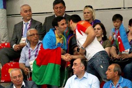 Kəmaləddin Heydərovun oğlu və gəlini yarışı izlədi - FOTO