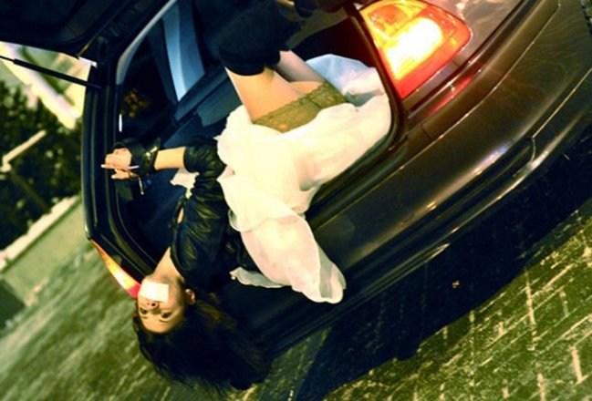 Nazpərinin əlini-qolunu bağlayıb qaçırtdılar