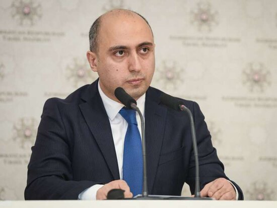 "Hamilə halda məktəbə gələ bilərdi" - Nazirdən 13 yaşlı qızla bağlı AÇIQLAMA