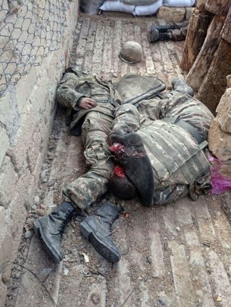 Ermənilərin qoyub qaçdıqları meyitlərin şəkilləri ( +18 )