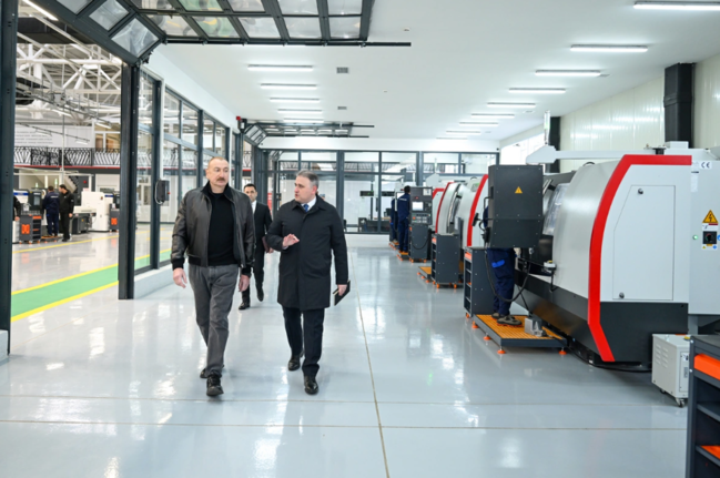 İlham Əliyev Tərtər elektromexanika zavodunun yenidənqurmadan sonra açılışında iştirak edib