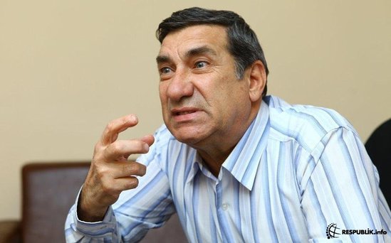 "Pul lazımdır, 10 min təzminat istəyəcəm"