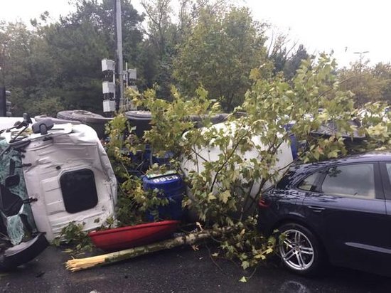 QANDONDURAN QƏZA! Beton mikser yolu döyüş meydanına çevirdi – FOTOLAR