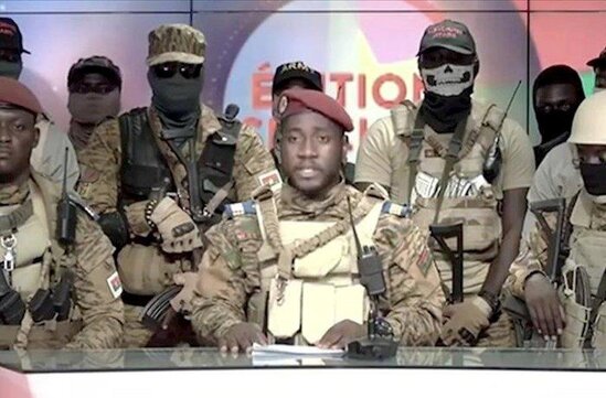 Kapitan rütbəli hərbçi ölkənin yeni lideri oldu - Burkina-Fasoda çevriliş