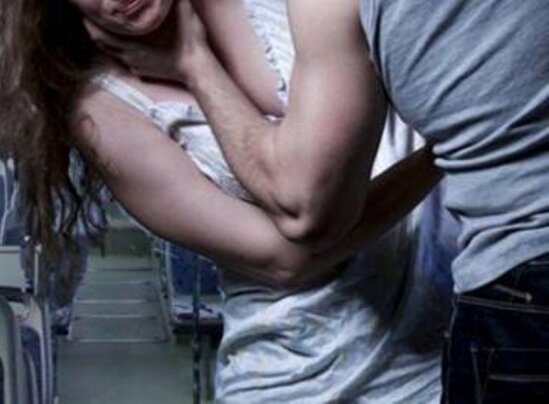 Azərbaycanda sərxoş kişi qayınanasını zorladı