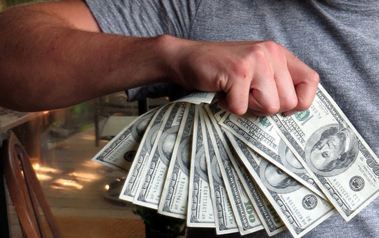 Təcili! Azərbaycanda dollar 1,90-ı ötdü