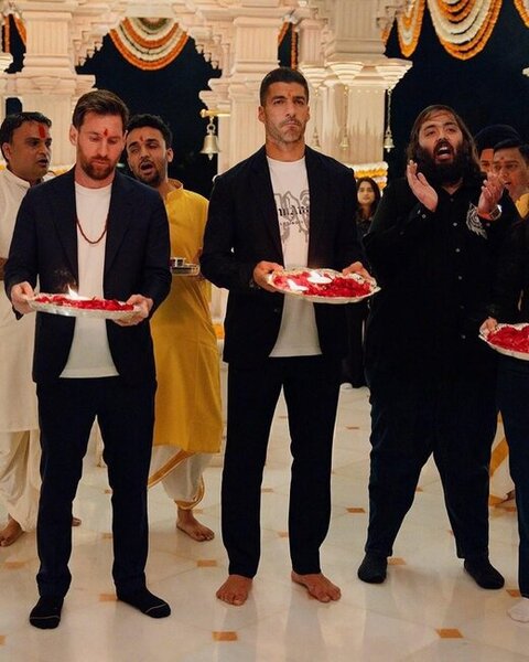 Messi Hindistanın ən varlı ailəsinin üzvləri ilə bir arada - Fotolar