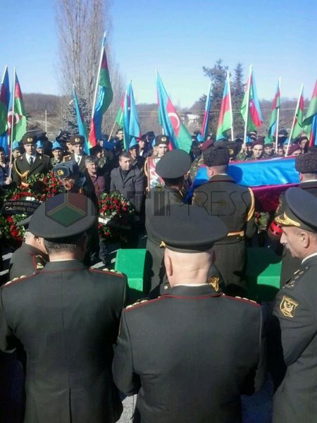 Çingiz Qurbanov torpağa tapşırıldı - FOTO +YENİLƏNİB
