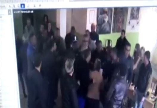 Ermənistanda seçki məntəqəsində dava (VİDEO)