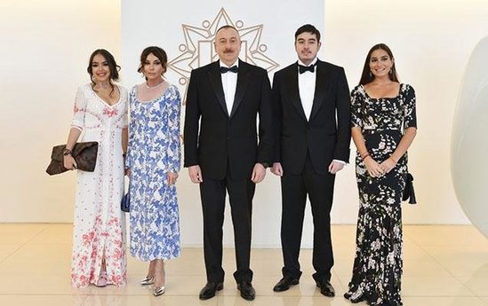 Prezident İlham Əliyev və ailəsi təntənəli mərasimdə - FOTOLAR